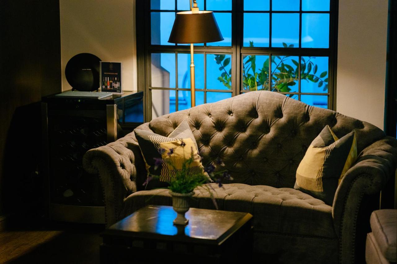 Thea Private Suites By Th District Bangkok Esterno foto